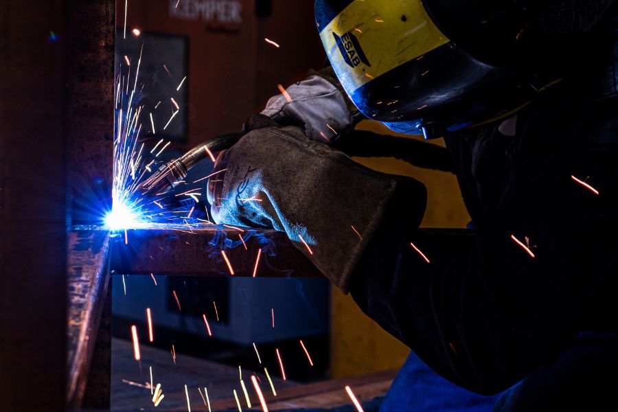 EN15085 accredited rail and rolling stock components supplier